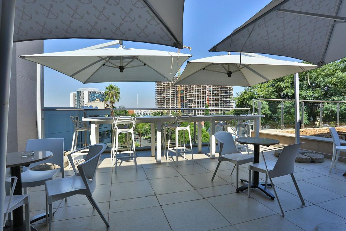 304 Sandton Skye Johannesburg Exterior photo